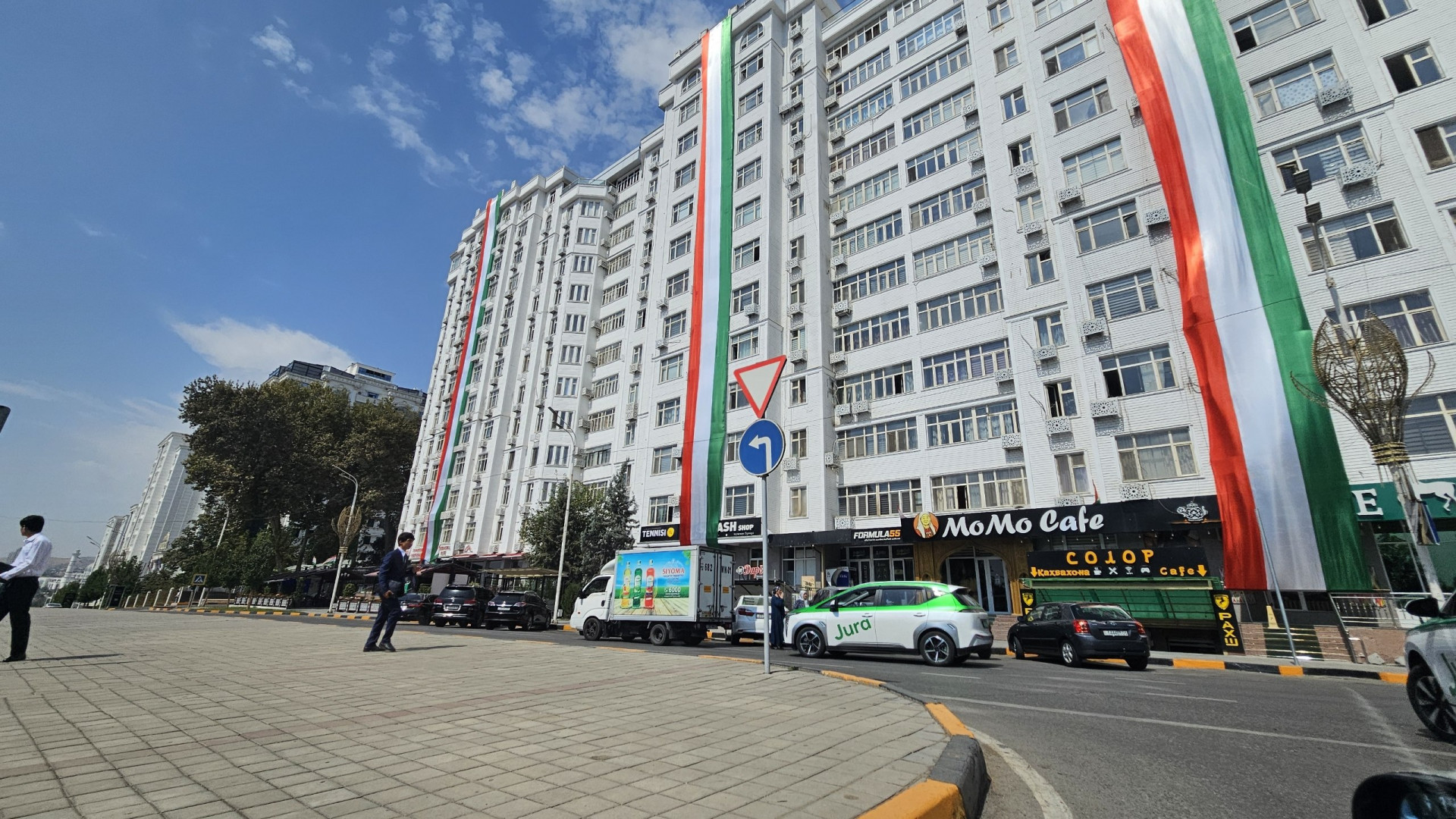Сдам, Квартира, г. Душанбе, И. Самани, Пединистут, цена 70 000 Сдам, Квартира, г. Душанбе, И. Самани, Пединистут, цена 70 000
